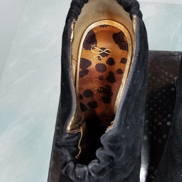 LNIB Sam Edelman Black Suede Booties - Picture 3 of 6